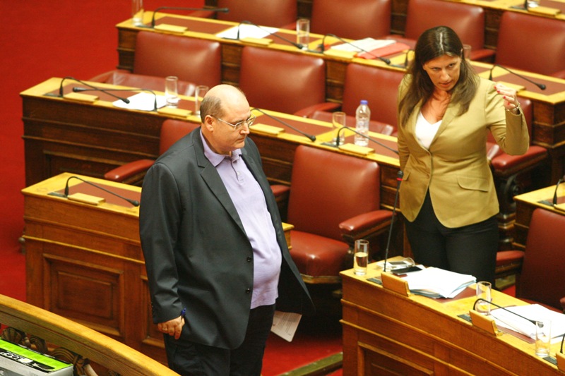 Καταγγελία Ζωής: Ο Φίλης μου είπε «θα σε τελειώσουμε» (Video) - Media