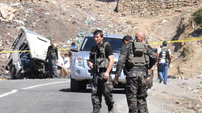 Λουτρό αίματος στην Τουρκία: 16 νεκροί στρατιώτες από επίθεση ανταρτών του PKK - Media