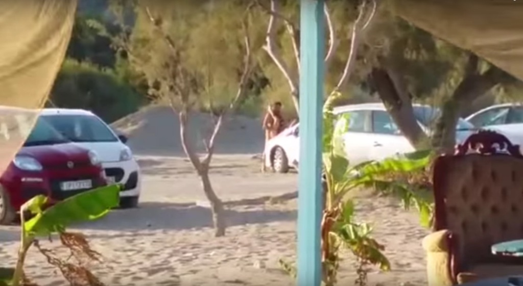 Ρόδος: «Σκληρό πορνό» από τουρίστες στην παραλία Τσαμπίκα (video) - Media