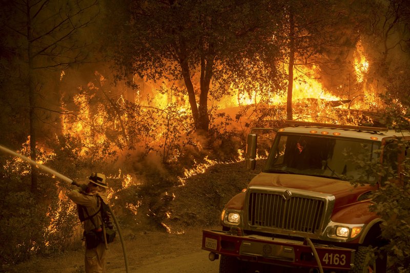 Σε κατάσταση έκτακτης ανάγκης η Β. Καλιφόρνια - Συγκλονιστικές εικόνες από τη μάχη με τις φλόγες (Photos) - Media