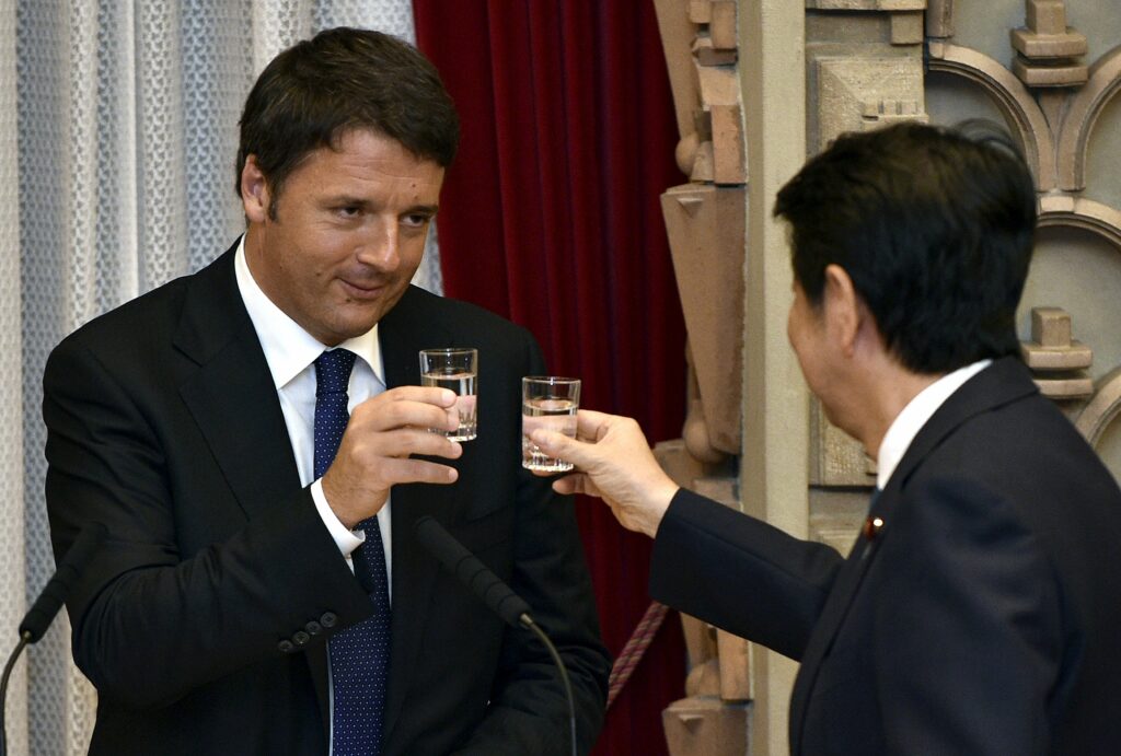 Ρέντσι: Θα μειώσουμε μόνοι μας τους φόρους – Δεν αφήνουμε την ΕΕ να μας πει τι να κόψουμε - Media