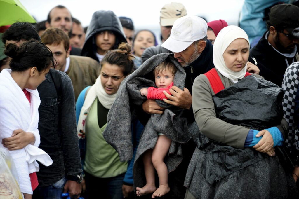 Περισσότεροι από 7500 πρόσφυγες πέρασαν από την Ελλάδα στα Σκόπια σε 24 ώρες - Media