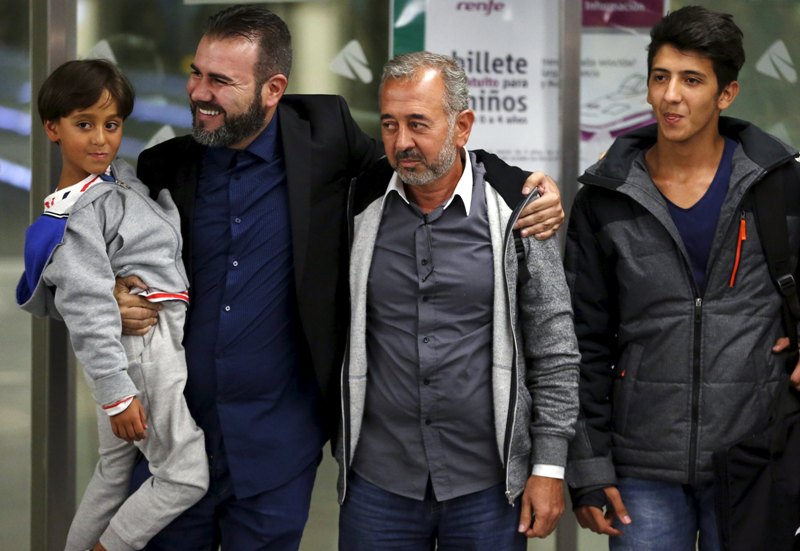 Δουλειά στην Ισπανία για τον Σύρο στον οποίο έβαλε τρικλοποδιά η Ουγγαρέζα οπερατέρ (Photos) - Media