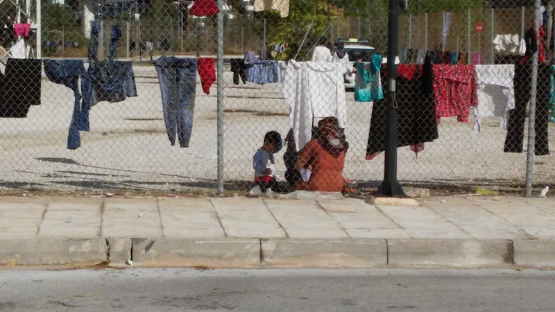 Εκκενώθηκε η πλατεία Βικτωρίας: Όλοι οι πρόσφυγες μεταφέρθηκαν στο κλειστό του Π.Φαλήρου - Media