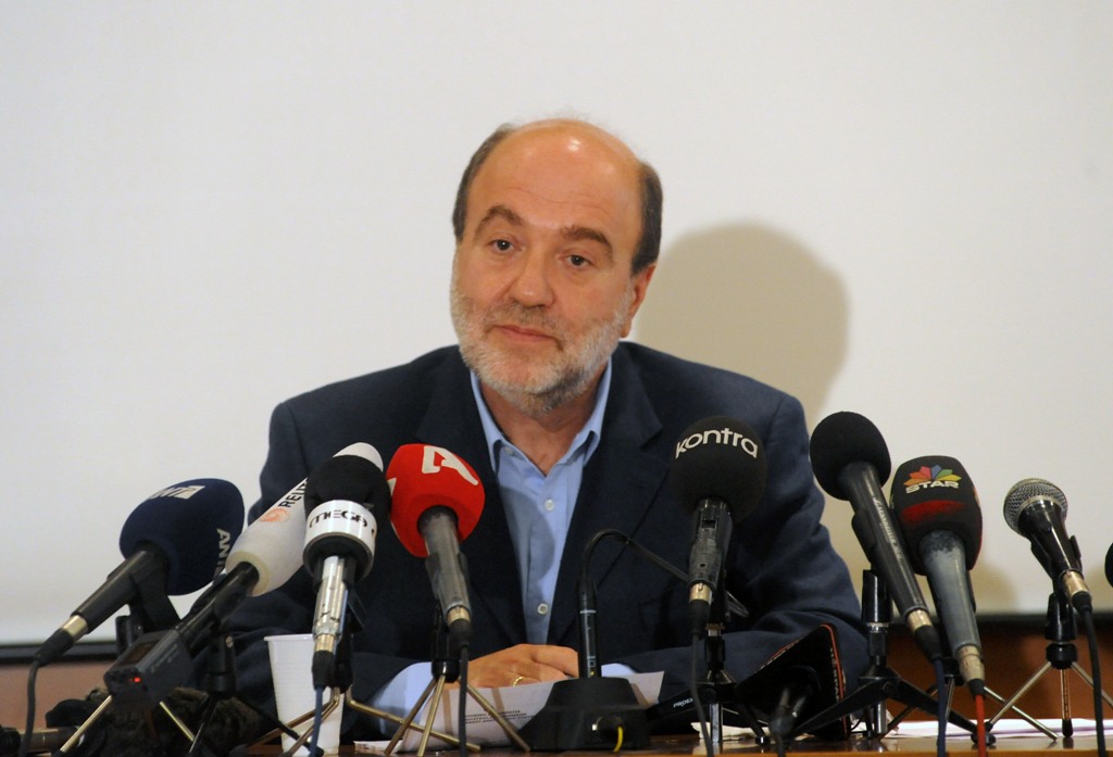 Αλεξιάδης: Με ραντεβού η προσέλευση στις εφορίες μέσα στο 2016 - Media