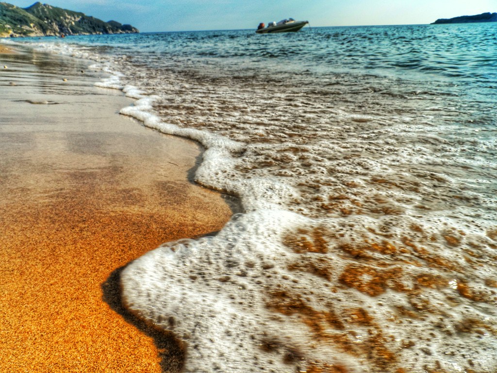 Ολοταχώς για νέο ρεκόρ αφίξεων και εσόδων βαδίζει ο ελληνικός τουρισμός - Media