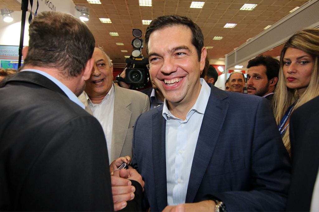 Με φανέλα του Μπερμπάτοφ ο Τσίπρας (photos) - Media