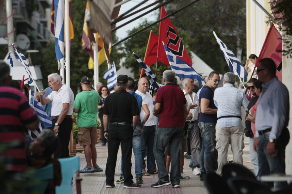 Guardian: Η Χρυσή Αυγή είναι η πιο επικίνδυνη πολιτική δύναμη της Ευρώπης - Media