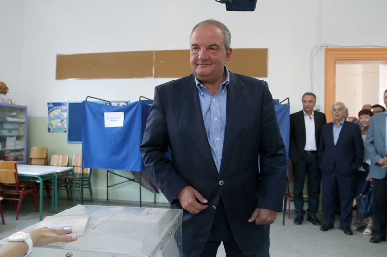 Με SMS τα συγχαρητήρια Καραμανλή σε Τσίπρα - Media