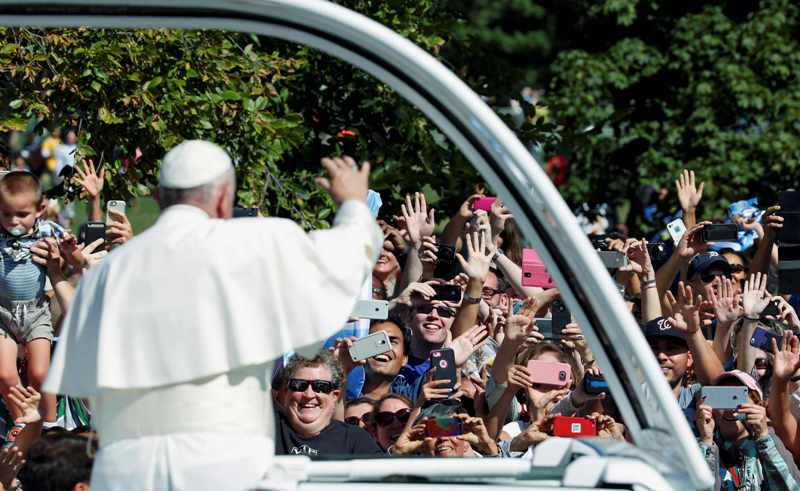 Πάπας Φραγκίσκος: Υποδεχθείτε τους μετανάστες χωρίς φόβο (Photos) - Media