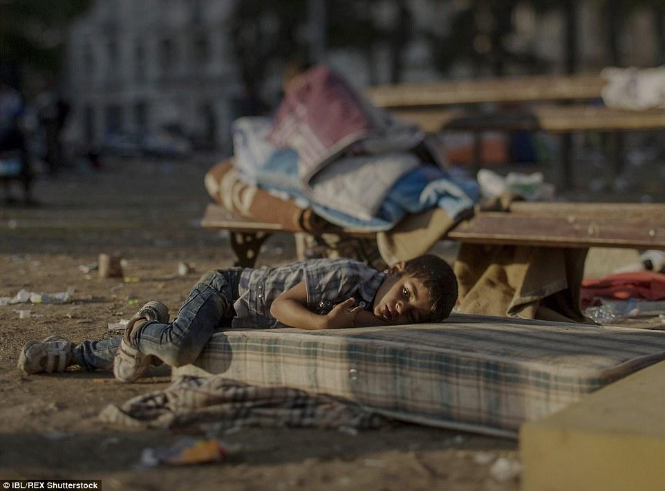 Τα παιδιά, τα μεγαλύτερα θύματα της προσφυγικής κρίσης (Photos) - Media