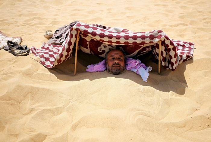 Μερικοί το προτιμούν καυτό: 12 φωτογραφίες από αμμόλουτρα στην Αίγυπτο που… «βράζουν» - Media
