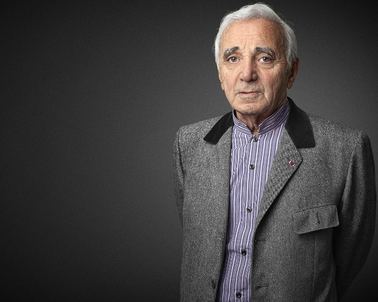 Ο Σαρλ Αζναβούρ προτείνει να μείνουν οι πρόσφυγες στα ερημωμένα χωριά της Γαλλίας (Photos) - Media