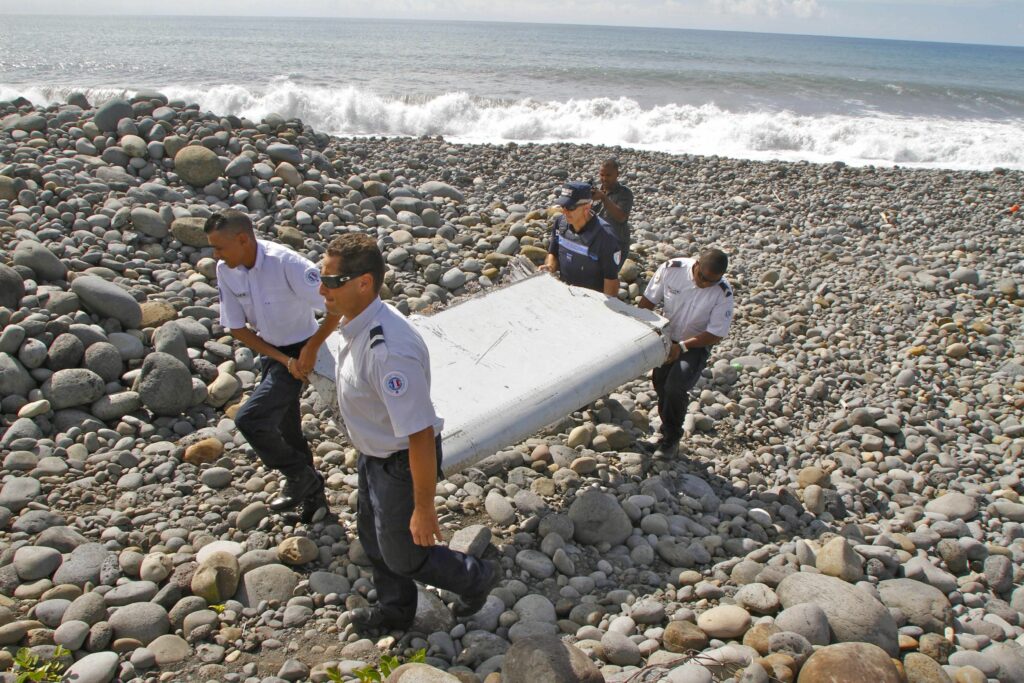 Το τμήμα πτερυγίου που βρέθηκε στο Ρεϊνιόν ανήκει "μετά βεβαιότητας" στην MH370  - Media