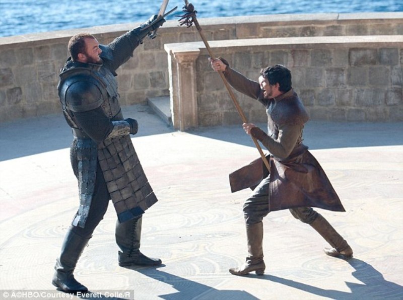 To «Βουνό» στο Game of Thrones, έχασε σε μπρα ντε φερ από έναν μικρόσωμο άνδρα (Video & Photos)  - Media