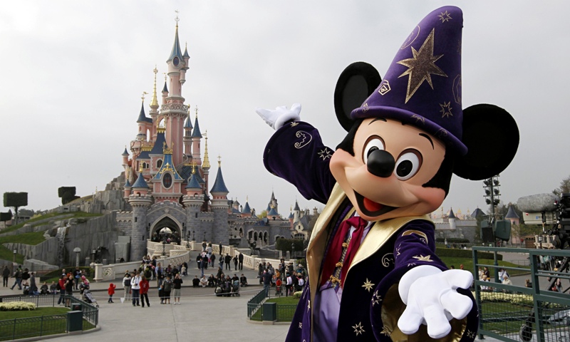 Η Disneyland ψάχνει προσωπικό στην Ελλάδα  - Media