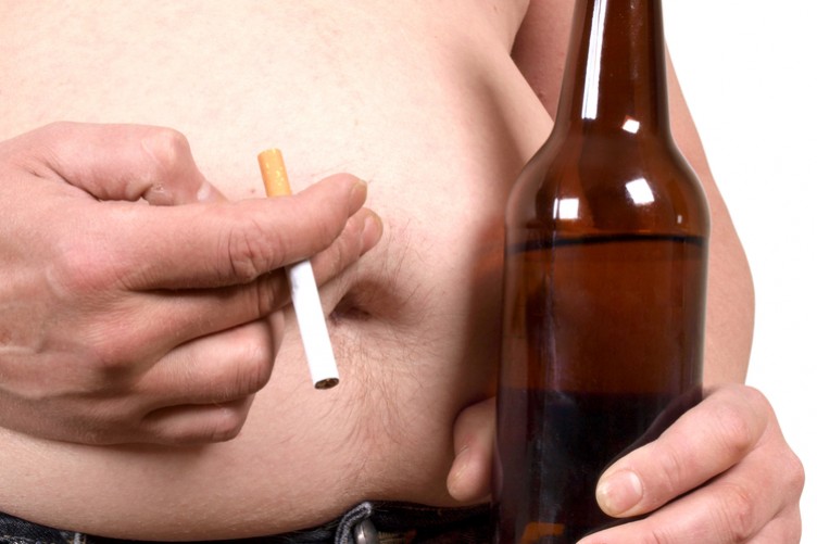 Οι Ευρωπαίοι τρώνε, πίνουν και καπνίζουν ανησυχητικά - Media