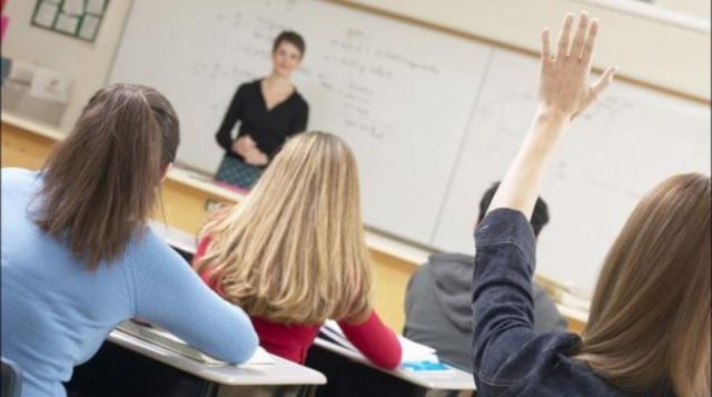 ΣΥΡΙΖΑ: Όταν γίνουμε κυβέρνηση θα καταργήσουμε το 23% στην εκπαίδευση - Media