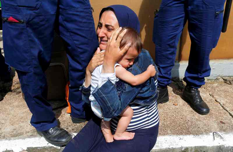 Βαρύ χτύπημα στην αρχαιοκαπηλία: Η αστυνομία κατέσχεσε 25.000 αρχαία ελληνικά και ρωμαϊκά αντικείμενα - Media