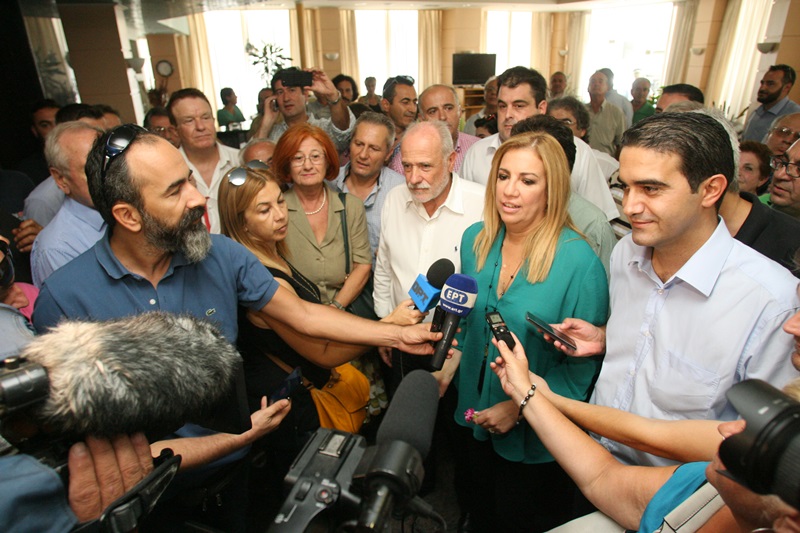 Βόλτα στο Μπουρνάζι και αισιοδοξία για τα αποτελέσματα για την Φώφη Γεννηματά - Media