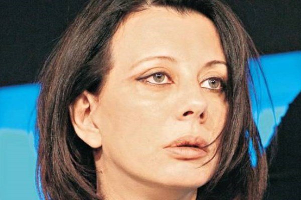 «Πόλεμος» ΝΔ - ΣΥΡΙΖΑ για την Ακριβοπούλου - «Να την απομακρύνει η ΕΡΤ» - «Φίμωση και λογοκρισία από ΝΔ» - Media