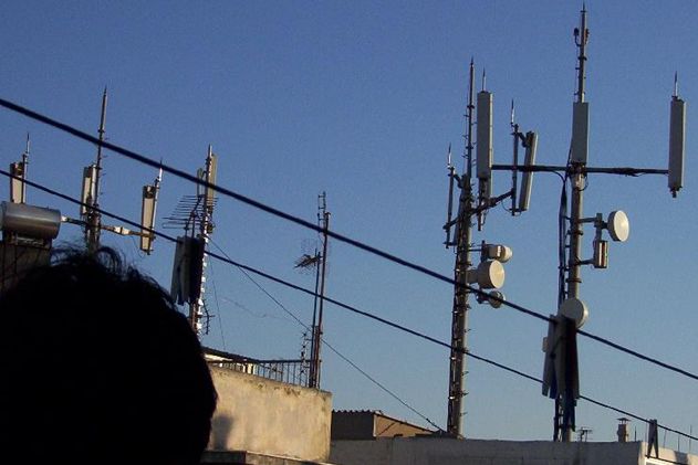 «Βόμβα» Χριστοδουλάκη: Οι εταιρείες κινητής τηλεφωνίας χρεώνουν υπέρογκα τους πελάτες - Media
