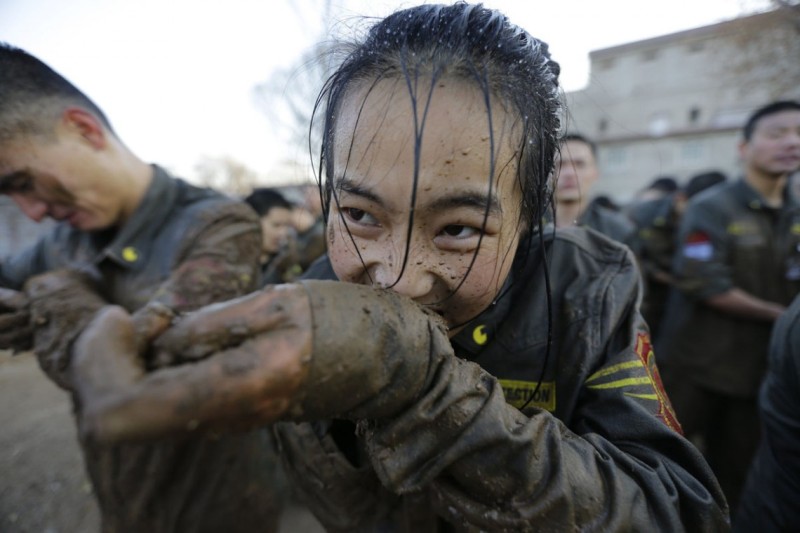 Η σκληρή και σοκαριστική προπόνηση των γυναικών των ειδικών δυνάμεων της Κίνας (Photos)  - Media Gallery
