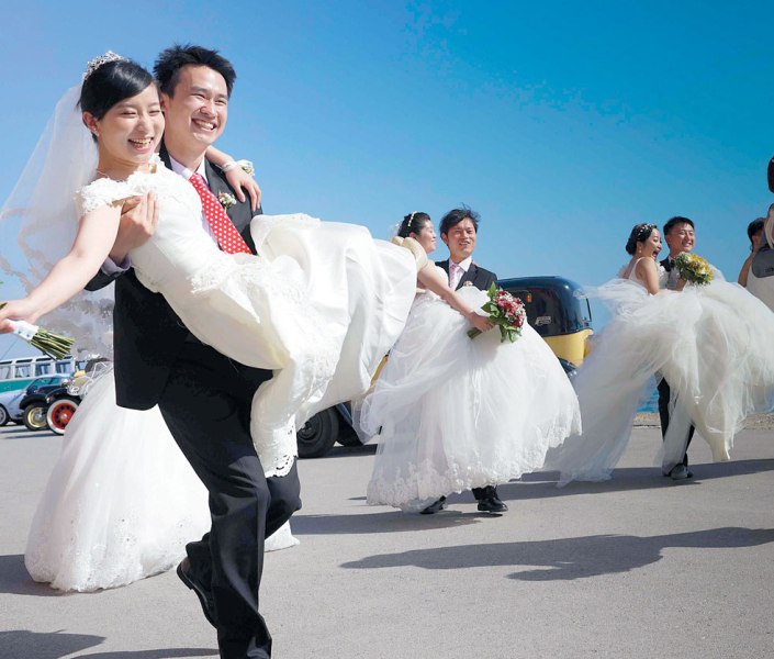 Παράνομη επιχείρηση διενέργειας γάμων για συμπατριώτες του, είχε στήσει Κινέζος στη Σαντορίνη - Media