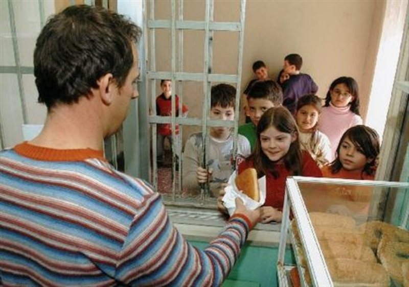 Ποια τρόφιμα επιτρέπεται να πωλούνται στα κυλικεία των σχολείων - Media