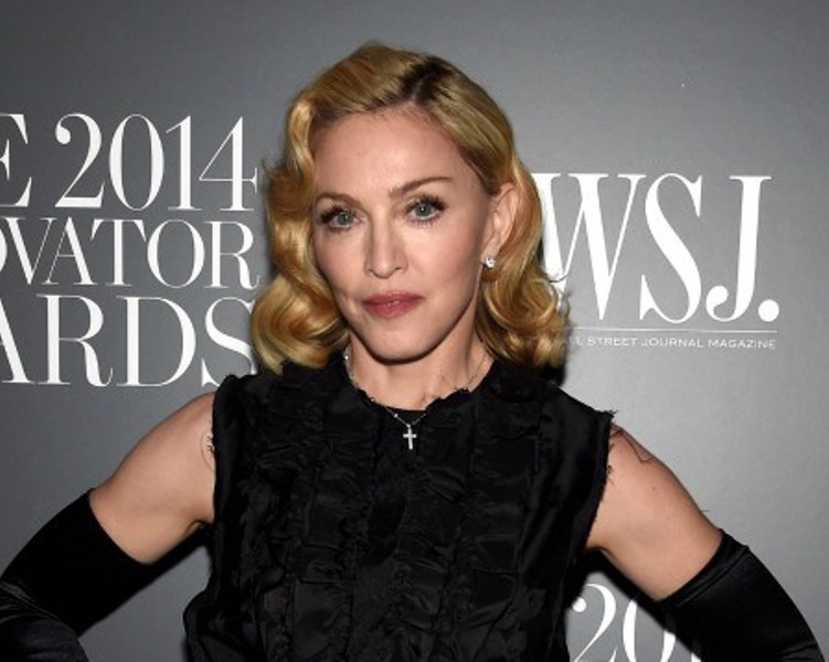 Η Μαντόνα πάει σε ψυχολόγο για να συμφιλιωθεί με την ..ηλικία της (Photos) - Media