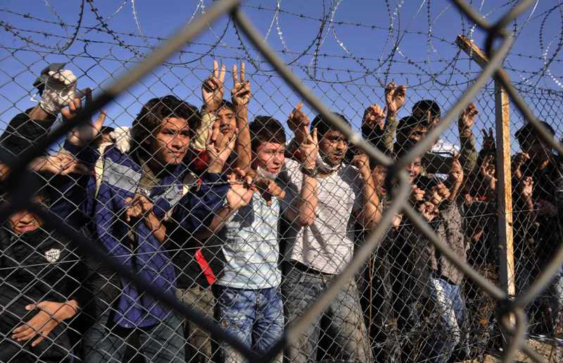 Reuters: 430.000 μετανάστες στην Ευρώπη το 2015 - Οι 309.000 μέσω Ελλάδας - Media