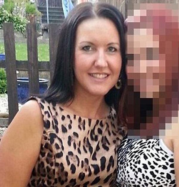 44χρονη μητέρα αποπλάνησε 15χρονο στέλνοντάς του φωτογραφίες του στήθους της (Photos) - Media