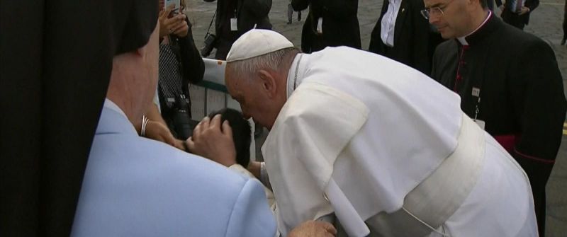 Ποιο ήταν το πρώτο πράγμα που έκανε ο Πάπας μόλις έφτασε στη Φιλαδέλφεια των ΗΠΑ;  - Media