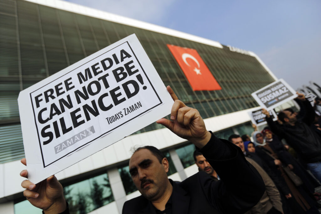 Τουρκία: Για «τρομοκρατία» διώκονται δύο Βρετανοί δημοσιογράφοι του Vice News - Media