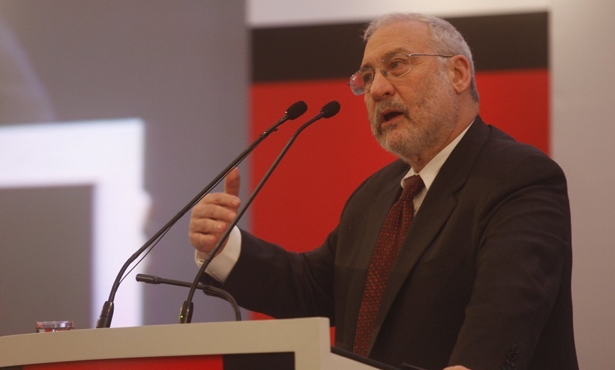 Στίγκλιτς: Το πρόβλημα της Ελλάδας μεταφέρθηκε στο μέλλον - Media