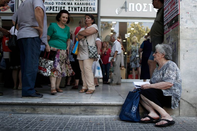 Τι προβλέπει το νέο ασφαλιστικό: «Κλείδωσαν» οι μειώσεις στις συντάξεις - Media