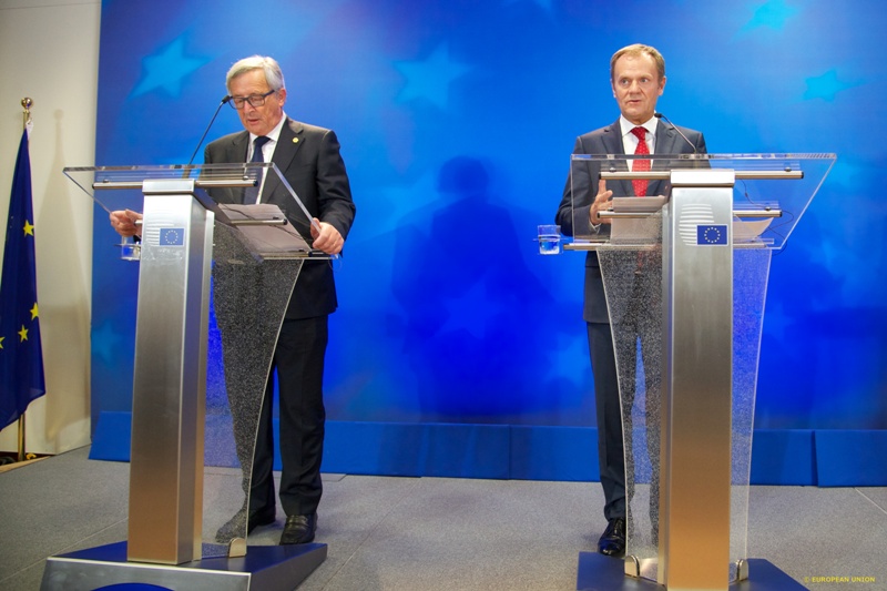 Τουσκ: Έως τα τέλη Νοεμβρίου τα κέντρα καταγραφής προσφύγων σε Ελλάδα και Ιταλία - Media