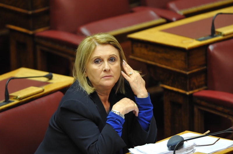 Ομοφοβικό ξέσπασμα Βούλτεψη: Έπρεπε να συλληφθούν τα ζευγαράκια στα θεωρεία της Βουλής - Media