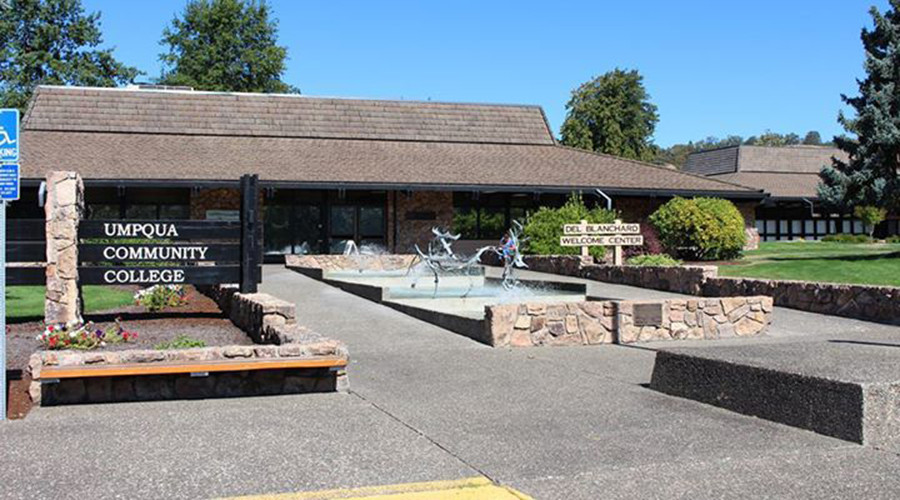 Σφαγή σε πανεπιστήμιο του Όρεγκον: Τουλάχιστον 13 νεκροί από επίθεση ενόπλου-Νεκρός ο δράστης (Photos) - Media