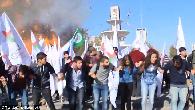 Η στιγμή της έκρηξης στην Τουρκία (ΠΟΛY ΣΚΛΗΡΟ VIDEO) - Media