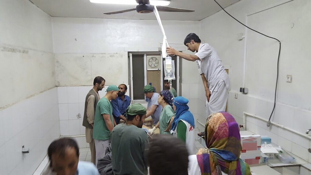 Τουλάχιστον 19 νεκροί από τον βομβαρδισμό του νοσοκομείου στο Αφγανιστάν - Media