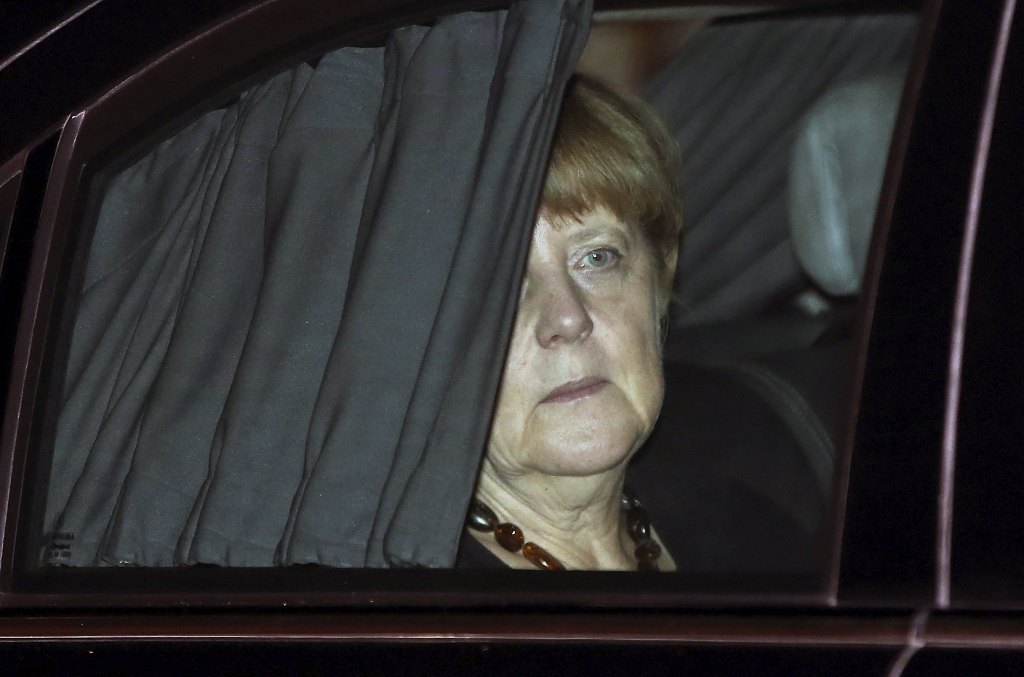 Politico: Έξαλλη η Μέρκελ με τους ανατολικοευρωπαίους ηγέτες σε κλειστή συνάντηση του ΕΛΚ - Media