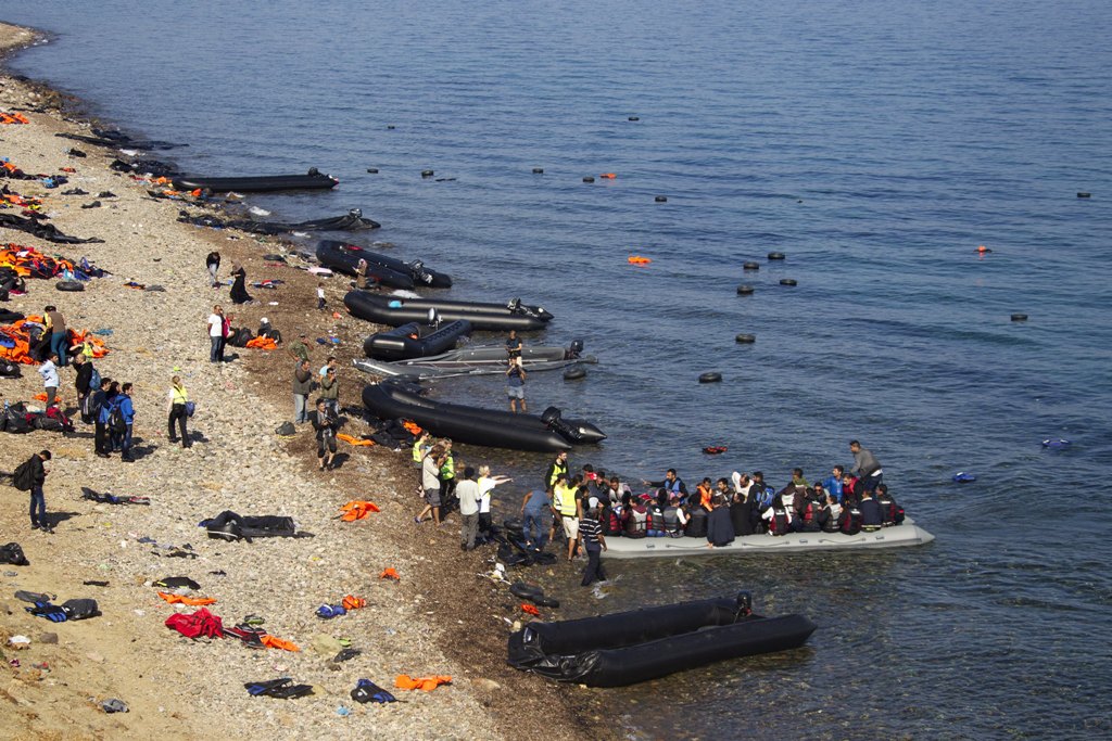 Frontex: 710.000 οι πρόσφυγες και μετανάστες μπήκαν ΕΕ το πρώτο εννιάμηνο του 2015 - Media
