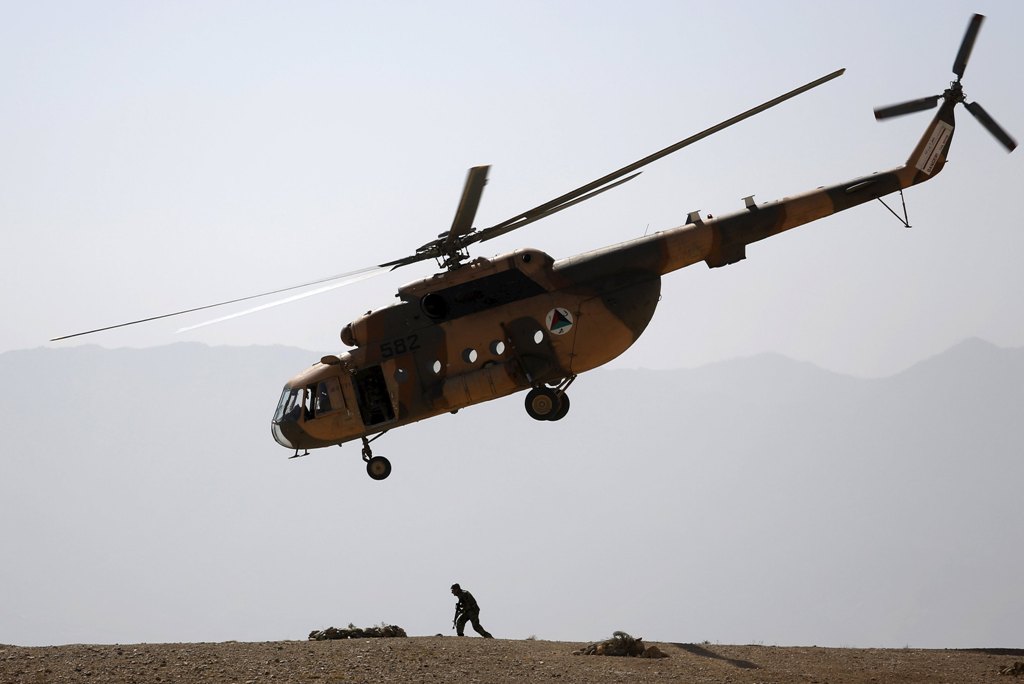 Σκοτώθηκαν πέντε μέλη της διεθνούς αποστολής του ΝΑΤΟ σε συντριβή ελικοπτέρου - Media