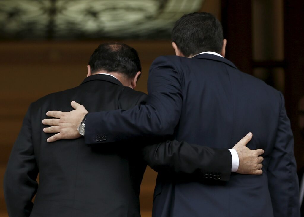 Κοινό μέτωπο Τσίπρα - Ολάντ για αλλαγές στην ΕΕ – «Η Ευρώπη δεν είναι μόνο δημοσιονομική πειθαρχία»  - Media