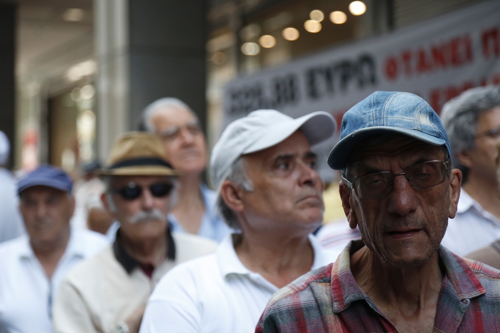 Αυτά είναι τα νέα ηλικιακά όρια συνταξιοδότησης (πίνακες) - Media