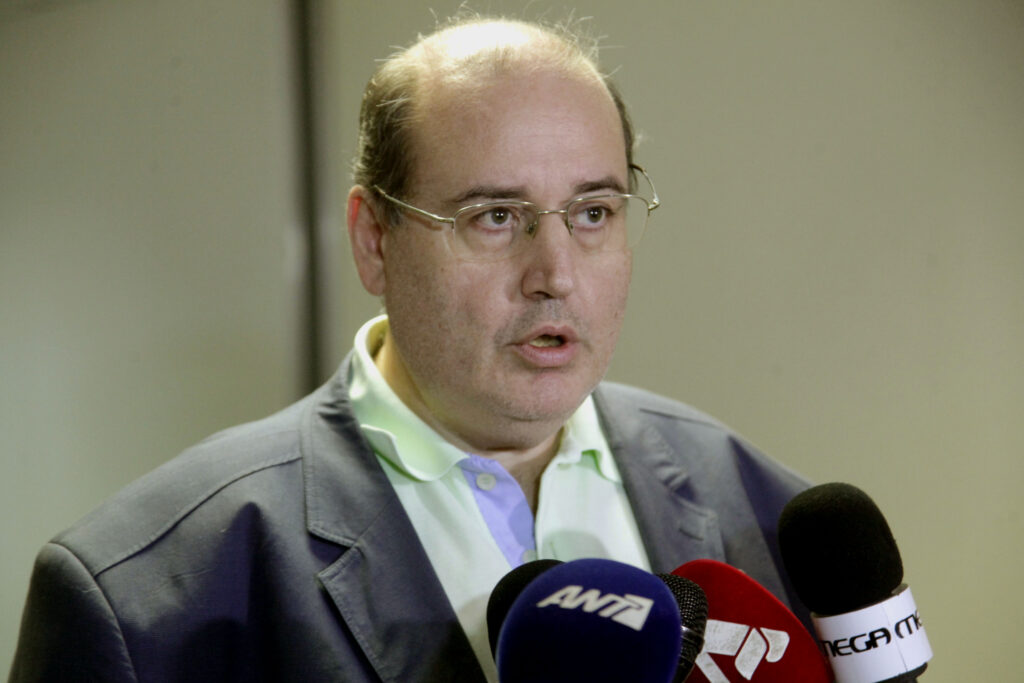 Φίλης: Δεν μπορούμε να καταργήσουμε το 23% ΦΠΑ στην εκπαίδευση - Media