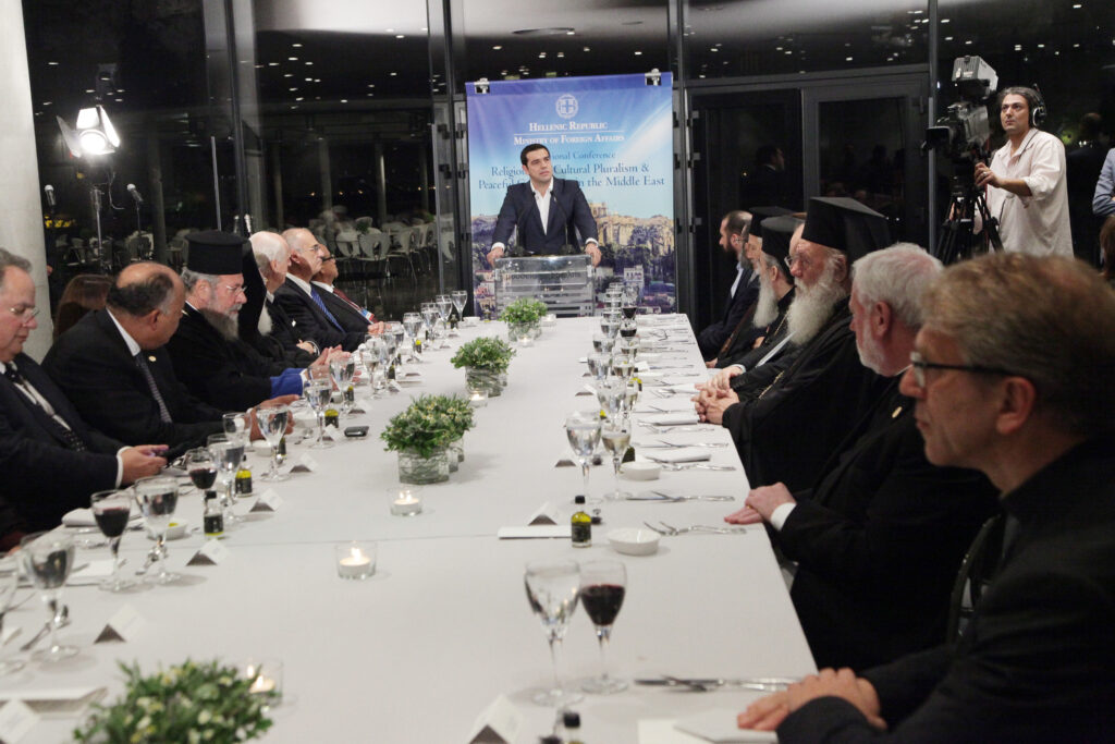 Τσίπρας: Νιώθουμε υποχρεωμένοι να φροντίσουμε τους πρόσφυγες - Media