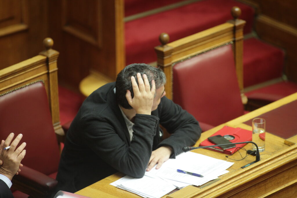 Τσακαλώτος προς αντιπολίτευση: Όταν ο Κύριος μοίραζε χιούμορ εσείς κρατούσατε ομπρέλα - Media