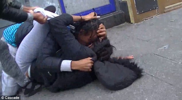 Όταν πλακώνονται οι γυναίκες το κάνουν… βίαια (Video) - Media